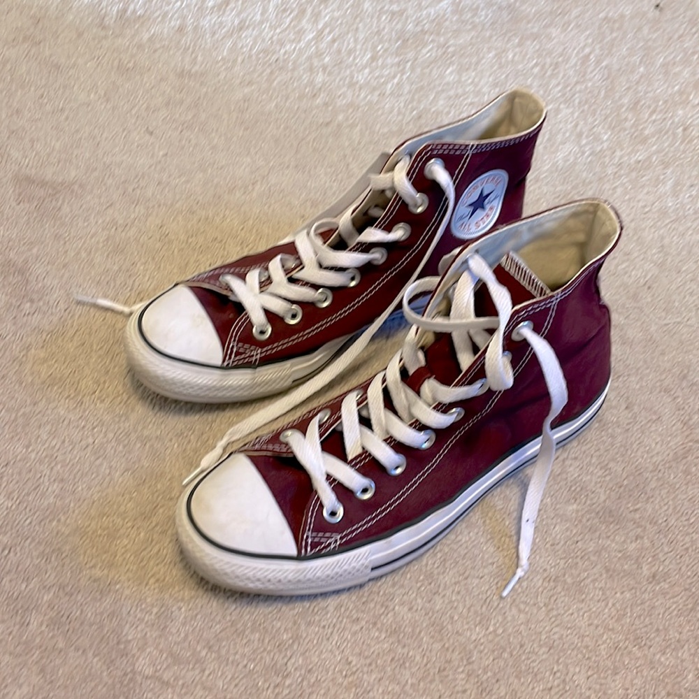 Maroon high top converse